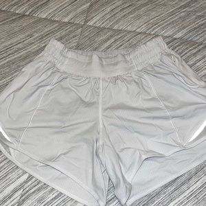WHITE LULULEMON HOTTY HOTS